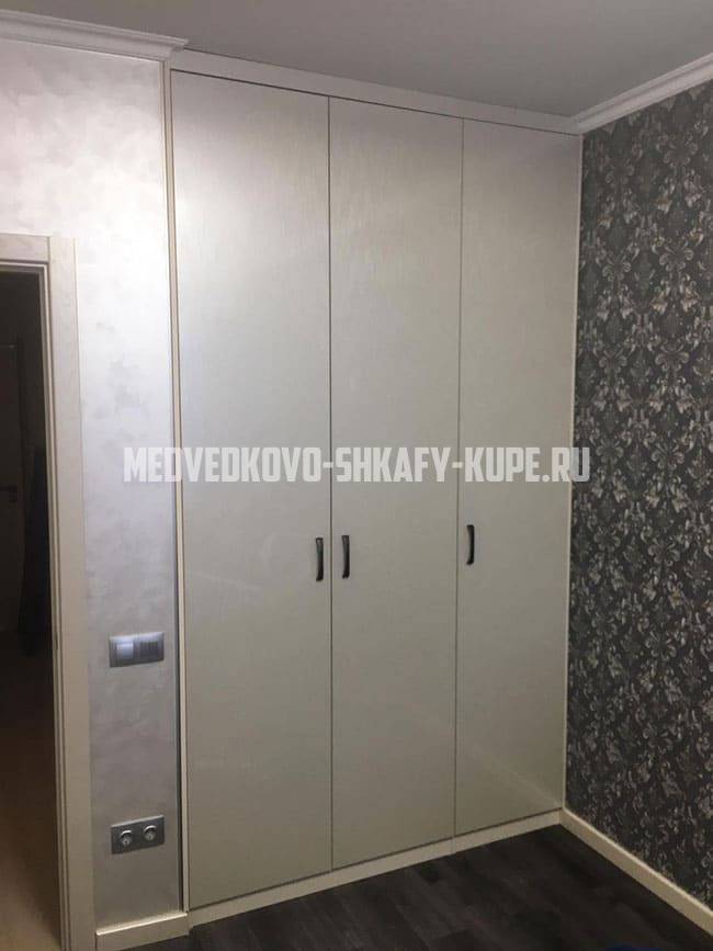 Распашные шкафы Медведково