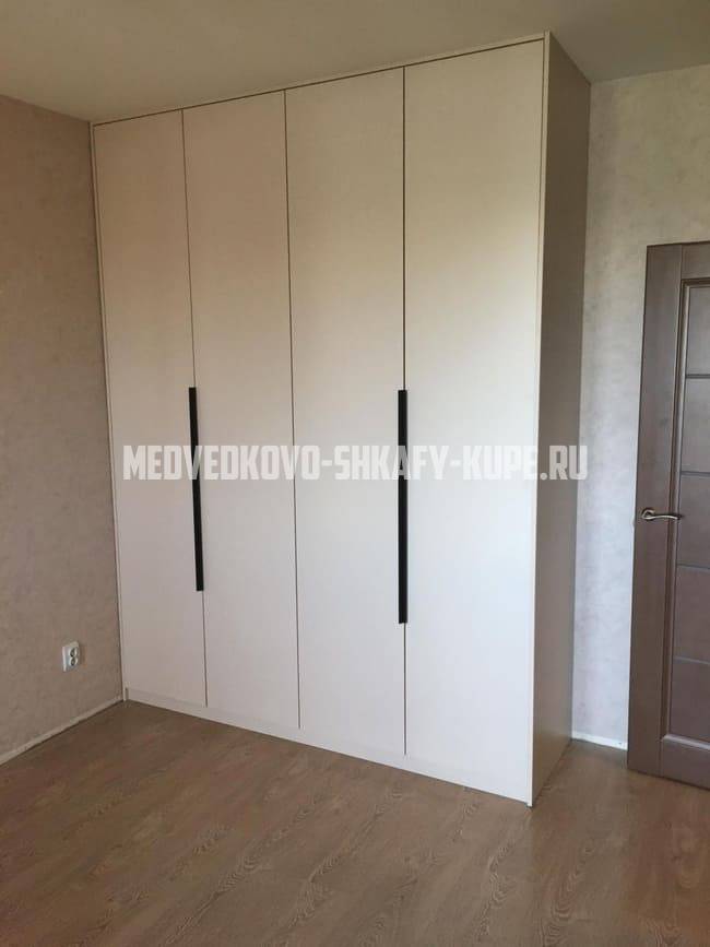 Шкафы в спальню Медведково